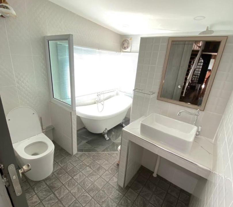Photo of Bathroom in Sung Noen