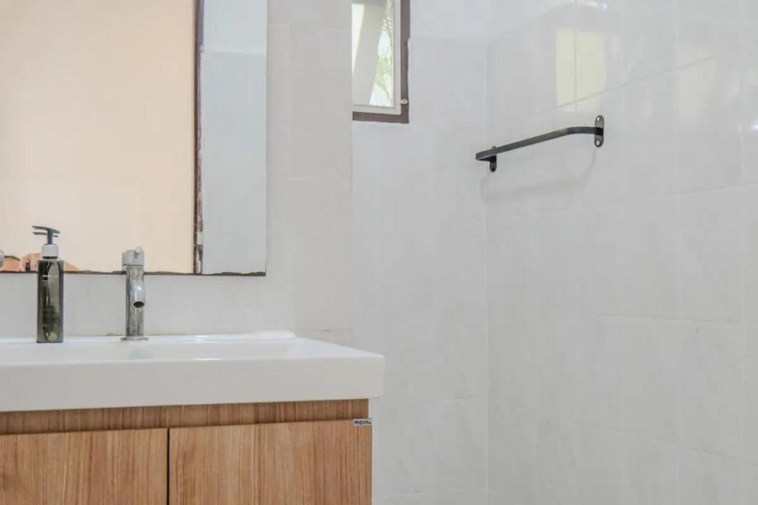 Photo of Bathroom in Laem Set