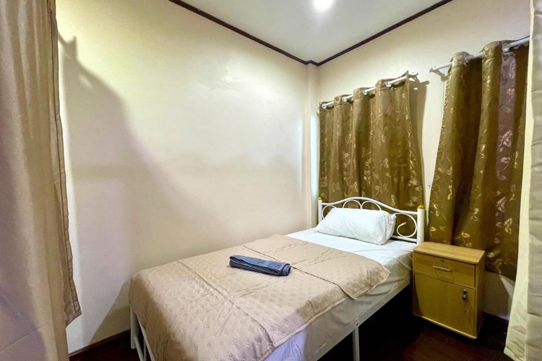 Photo of Bedroom in Phra Khanong Nuea