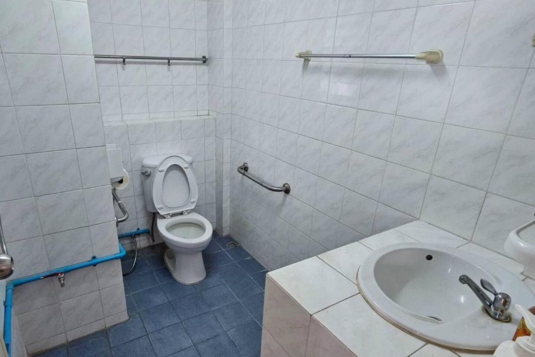 Photo of Bathroom in Thung Maha Mek