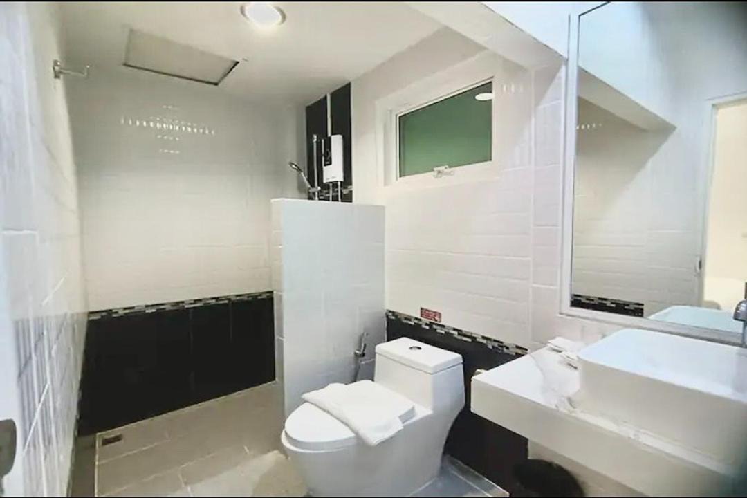 Photo of Bathroom in Pak Nam