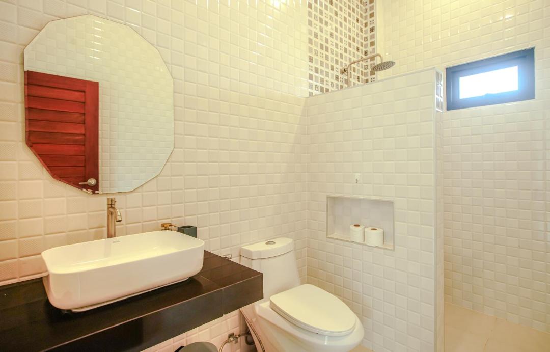 Photo of Bathroom in Wok Tum
