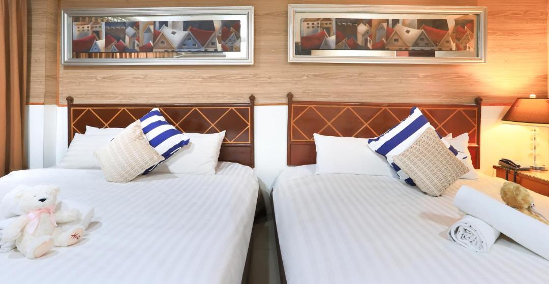 Photo of Bedroom in Thanon Phetchaburi