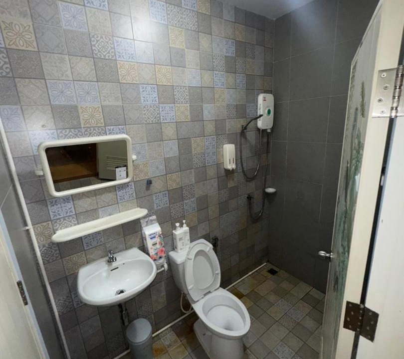 Photo of Bathroom in Hua Toei