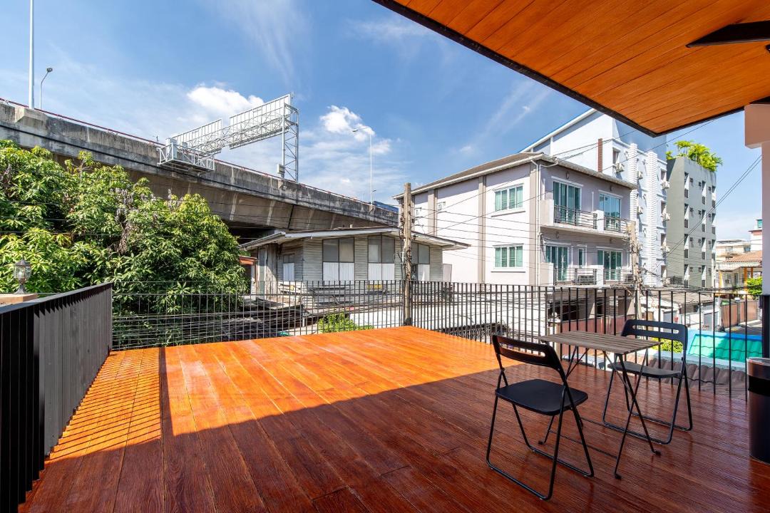 Photo of Patio Balcony in Samsen Nai