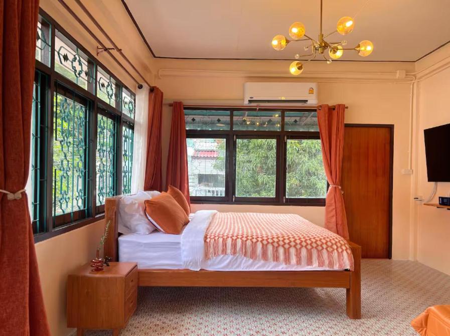 Photo of Bedroom in Bangkok Yai