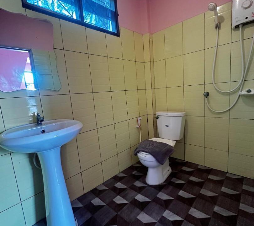 Photo of Bathroom in Photharam