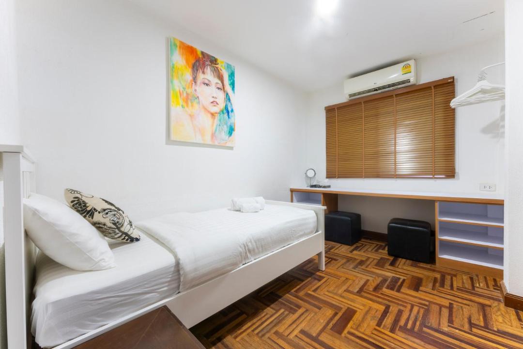Photo of Bedroom in Khlong Toei Nuea