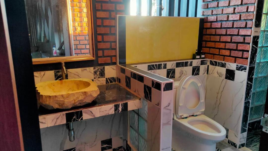 Photo of Bathroom in Nuea Khlong
