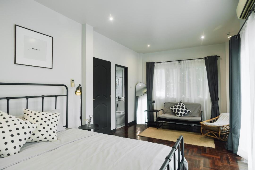 Photo of Bedroom in Phra Khanong