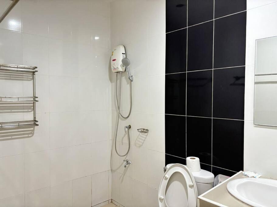 Photo of Bathroom in Mae Jo