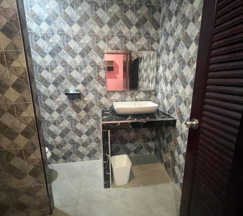 Photo of Bathroom in Ron Thong