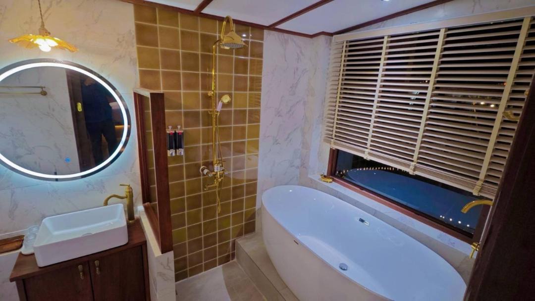 Photo of Bathroom in Cho Lae