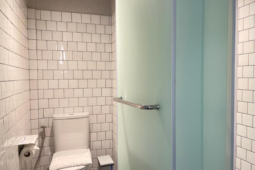 Photo of Bathroom in Thanon Phetchaburi