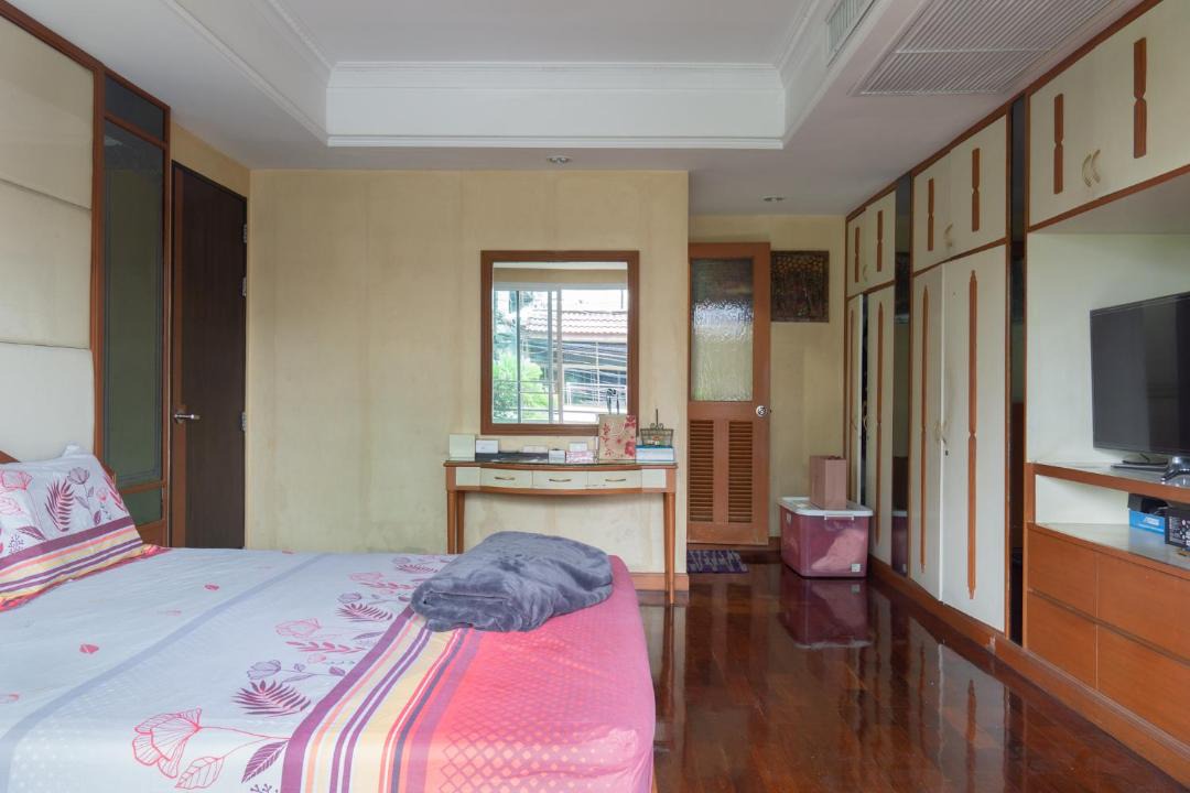 Photo of Bedroom in Khlong Tan