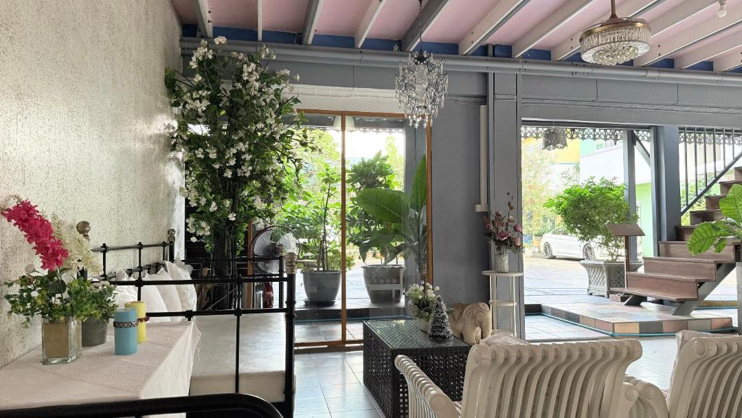Photo of Patio Balcony in Bangkok Yai