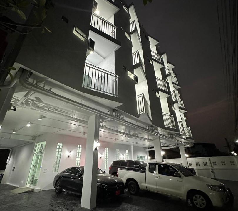 Photo of Buildings in Sila