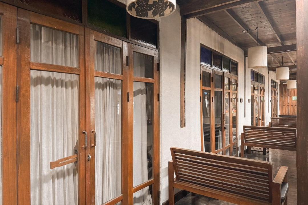 Photo of Buildings in Thapae