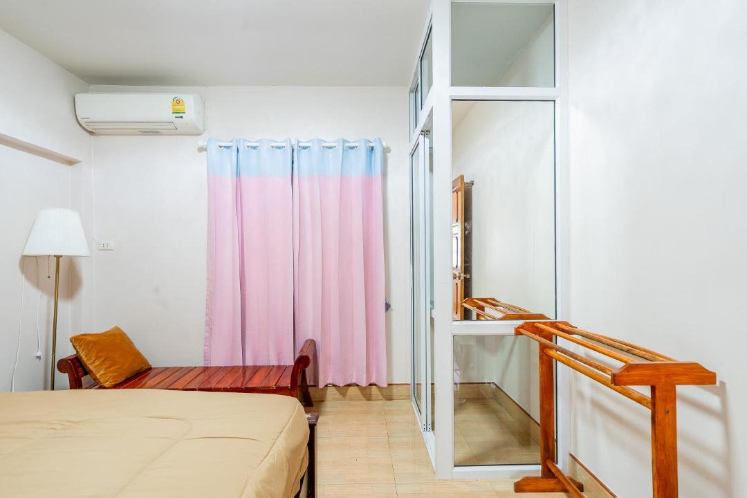 Photo of Bedroom in Phongprasan