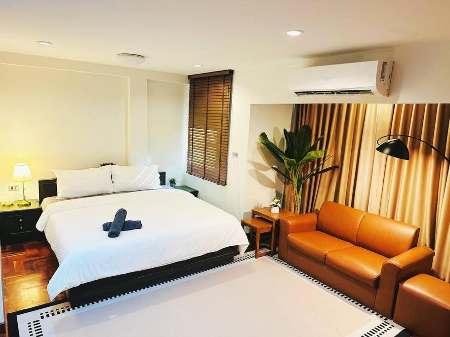 Photo of Bedroom in Khlong Toei