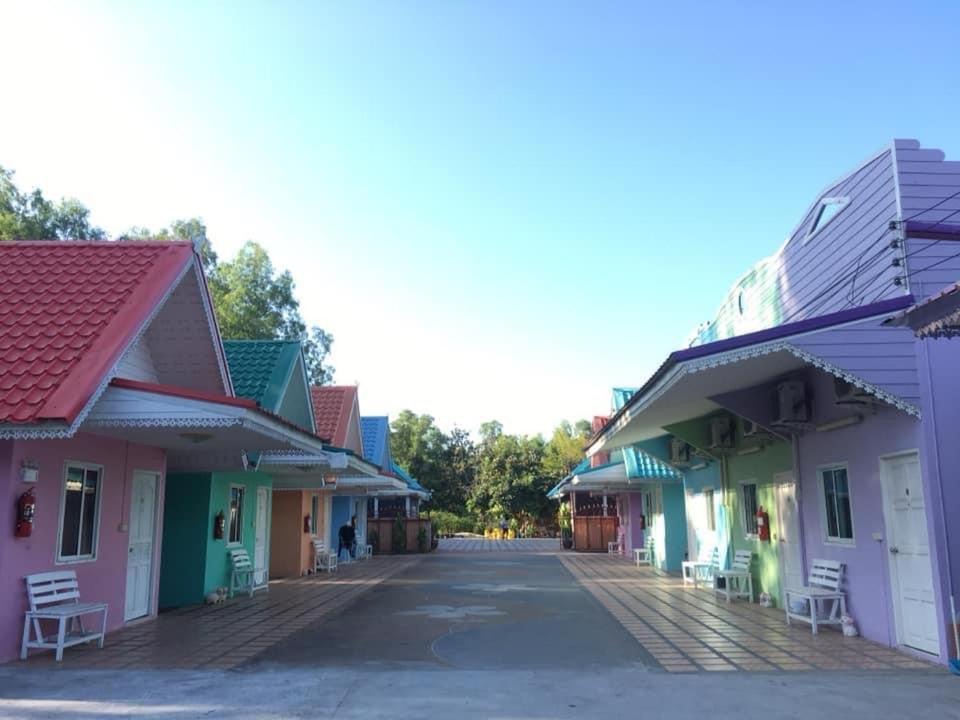 Photo of Buildings in Yang Talat