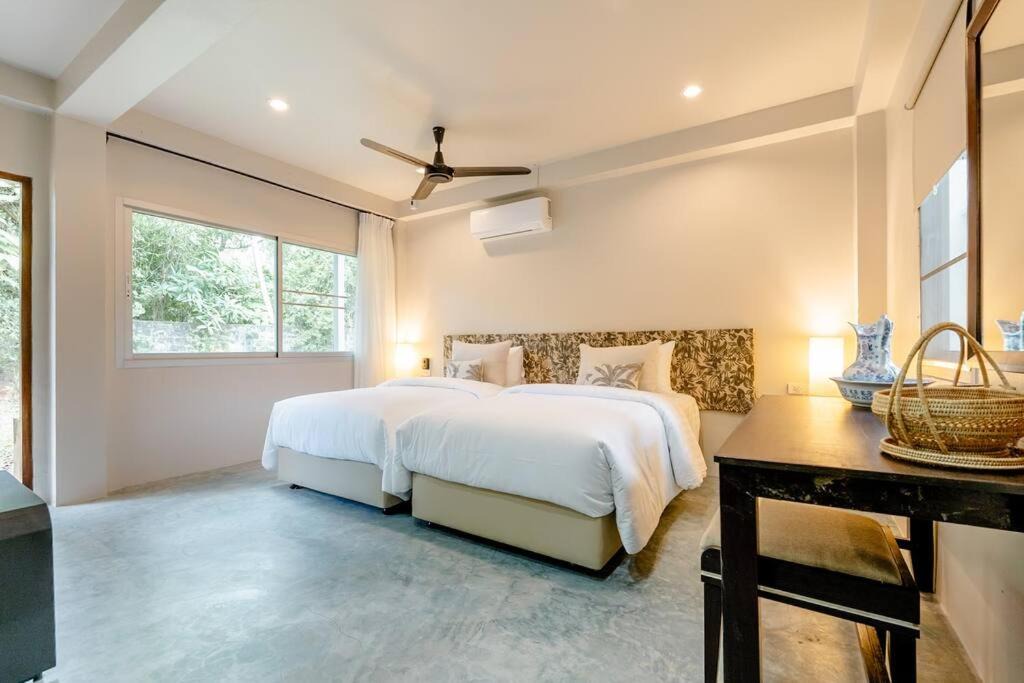 Photo of Bedroom in Ko Sire