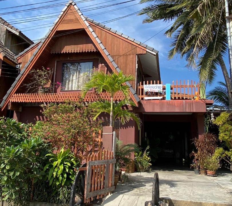 Photo of Buildings in Pak Nam Pran