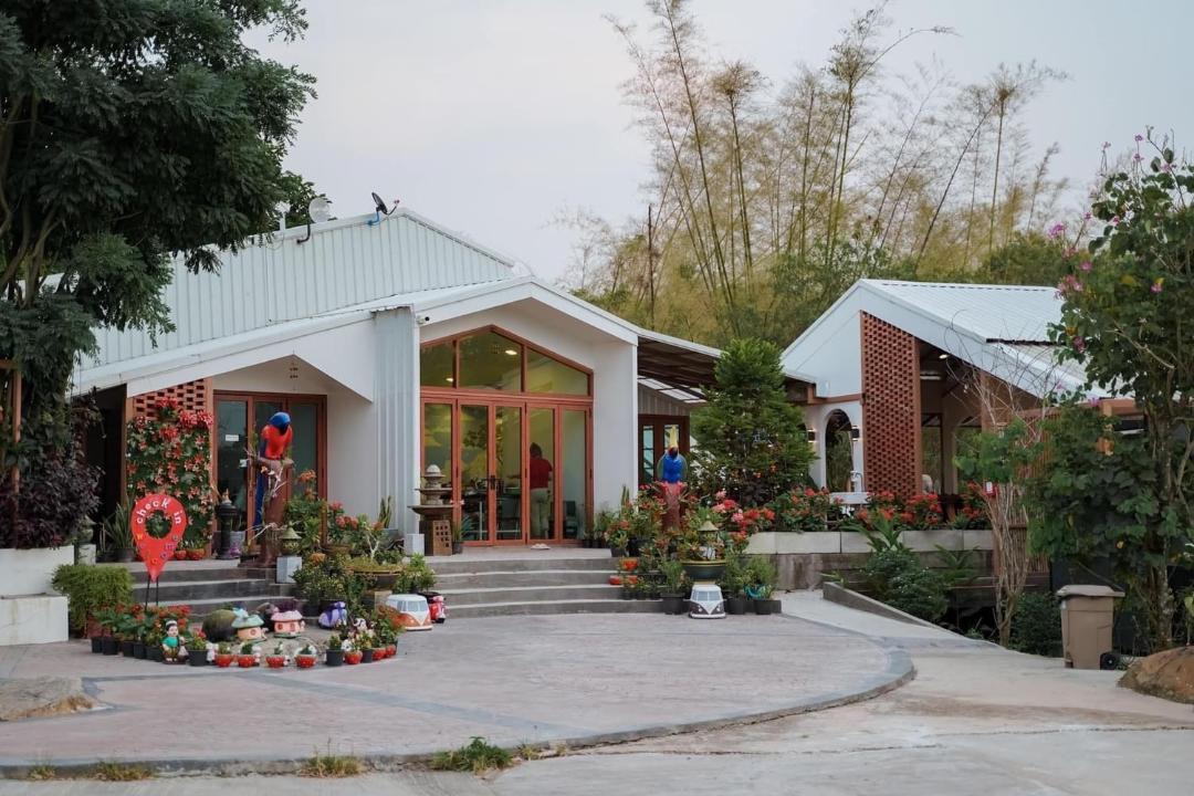 Photo of Buildings in Wang Nam Khiao