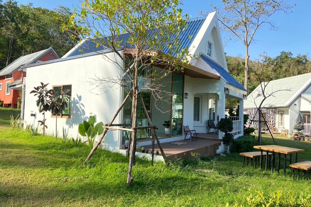 Photo of Buildings in Sam Nak Thong