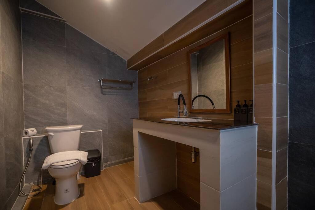 Photo of Bathroom in Old City