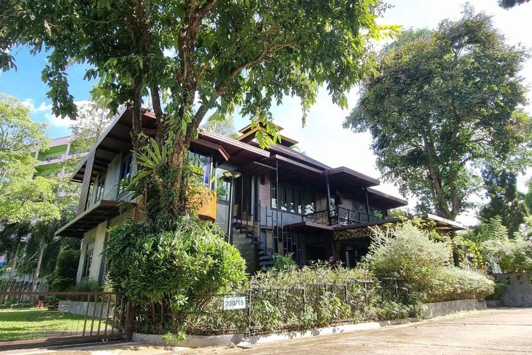 Photo of Buildings in Chang Phueak