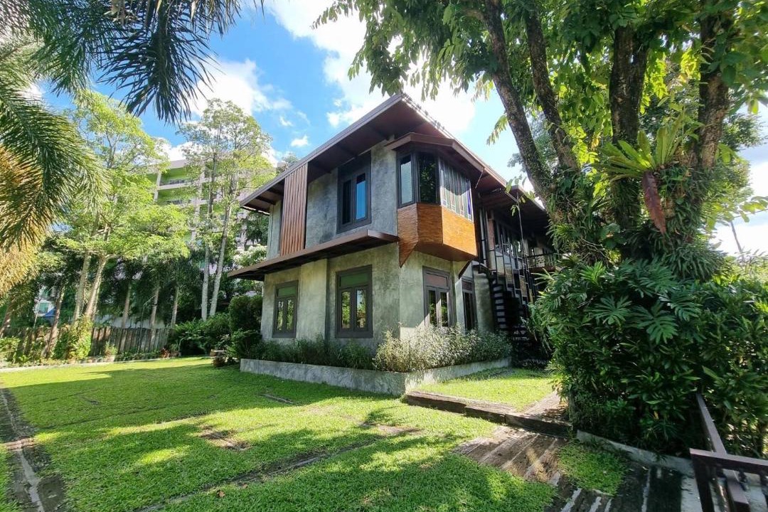 Photo of Buildings in Chang Phueak