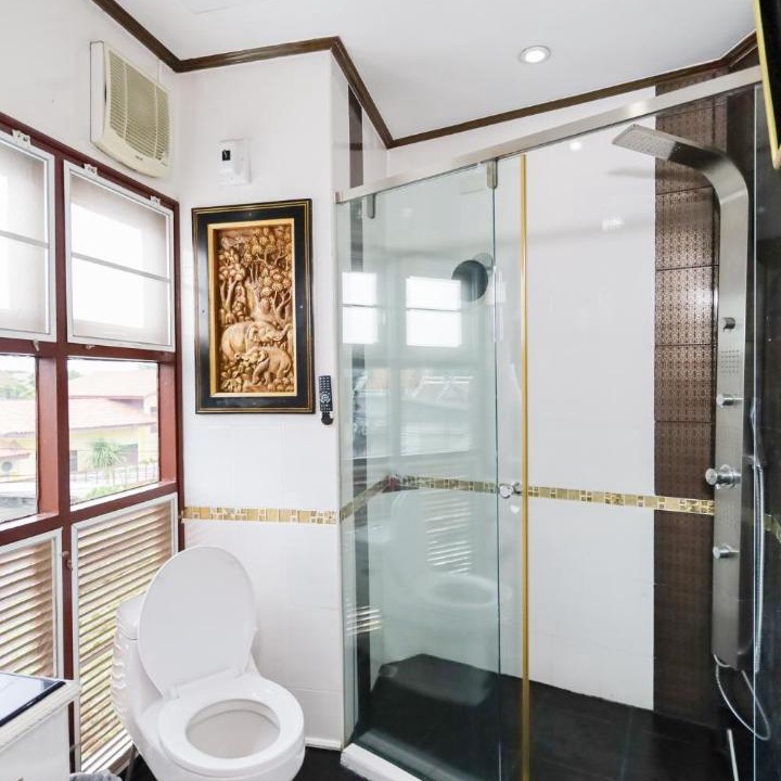 Photo of Bathroom in Wat Ket