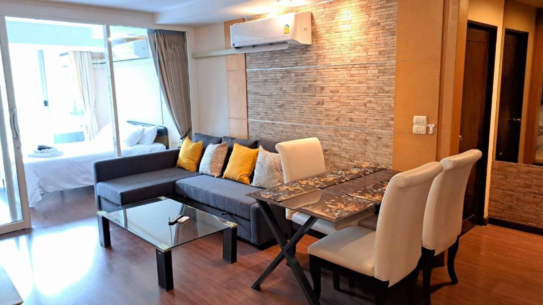 Photo of Livingroom in Khlong Toei Nuea