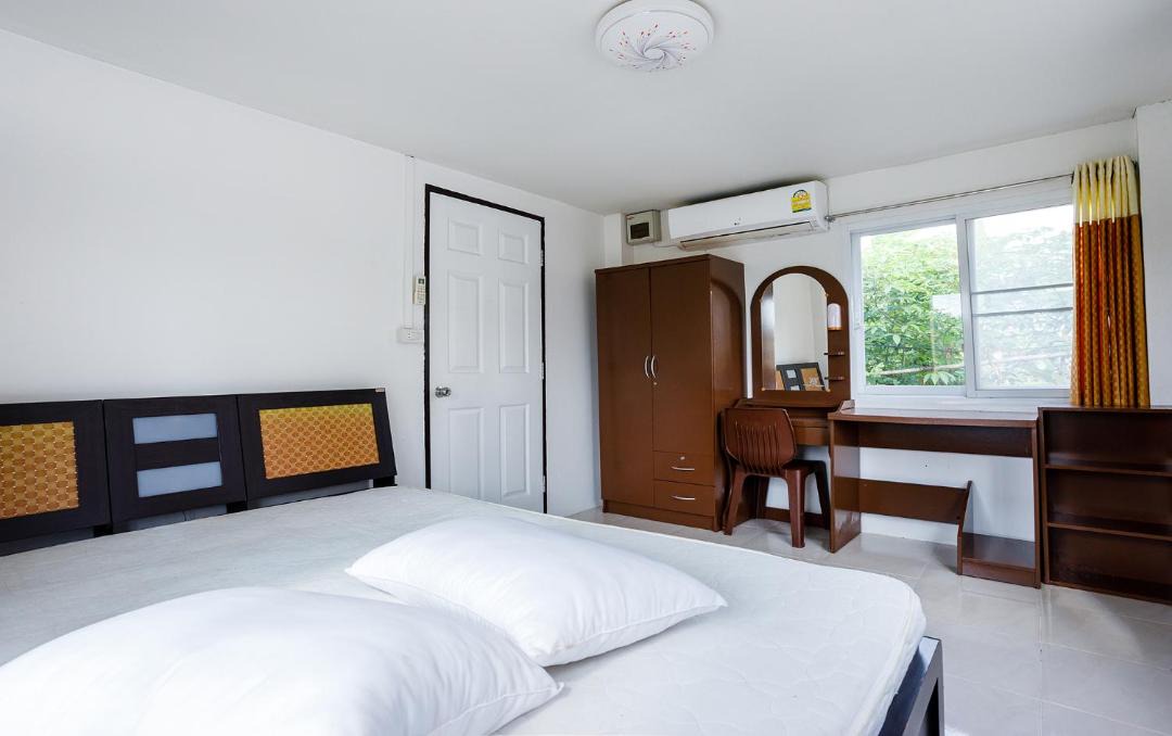 Photo of Bedroom in Tha Sut