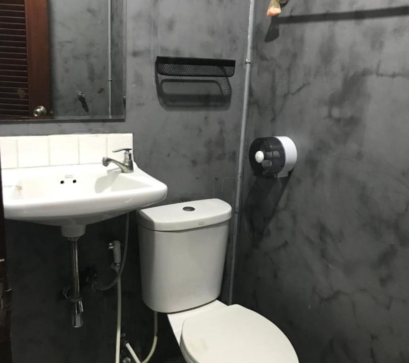 Photo of Bathroom in Old City