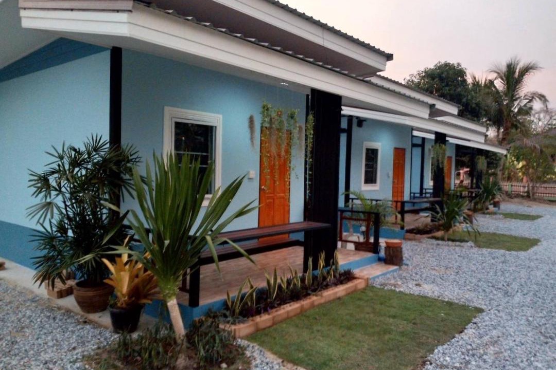 Photo of Buildings in Thap Than