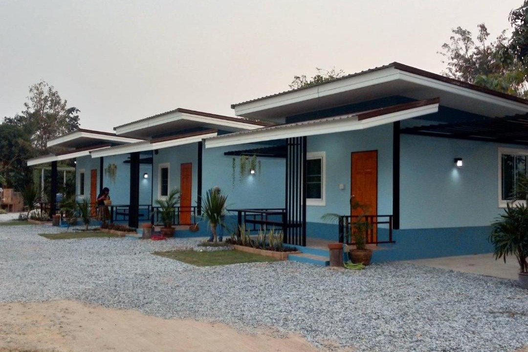 Photo of Buildings in Thap Than