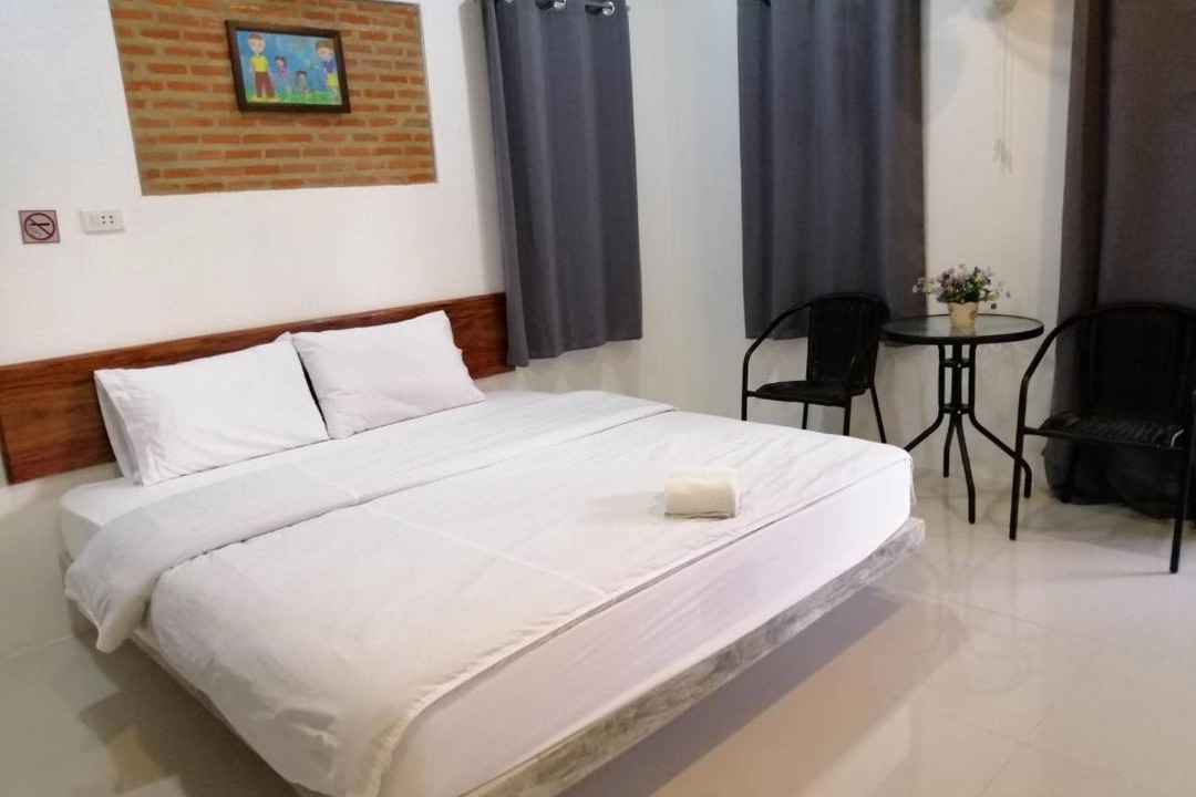 Photo of Bedroom in Phen
