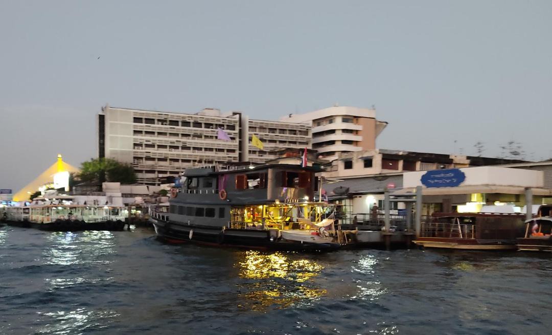 Photo of Buildings in Phra Borom Maha Ratchawang