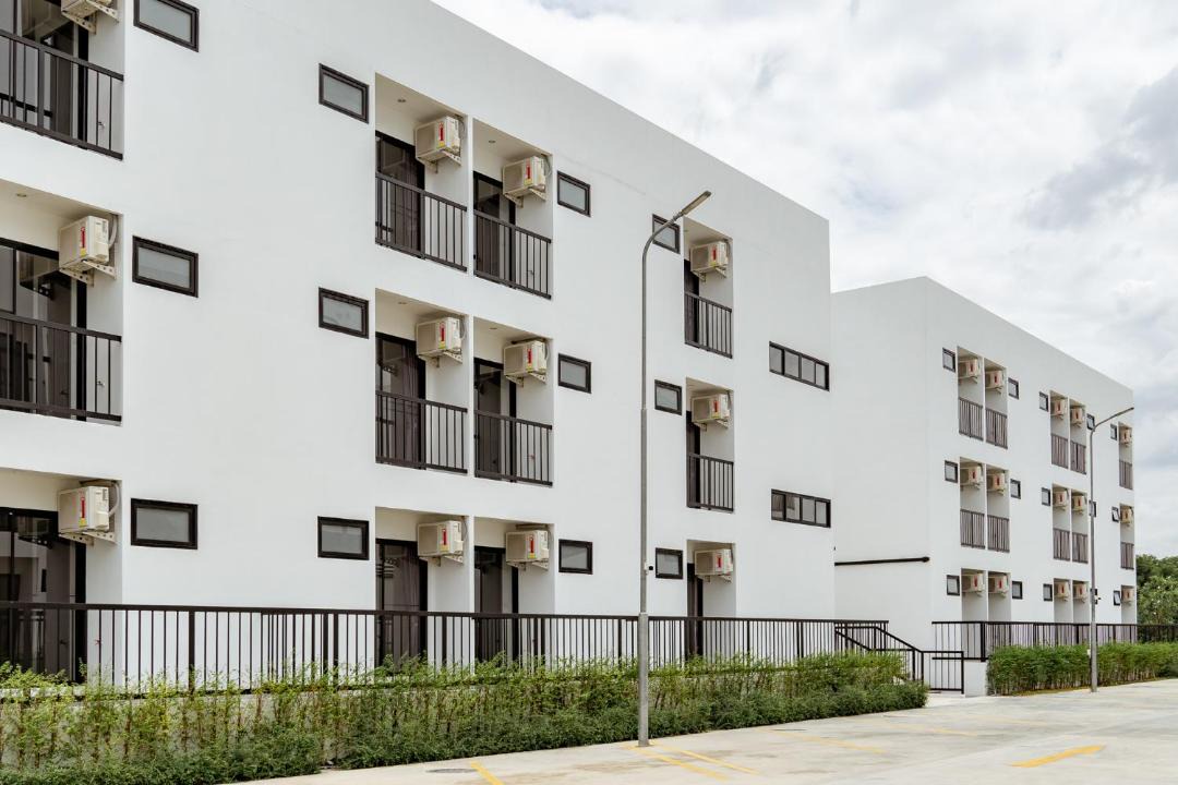 Photo of Buildings in Lak Song