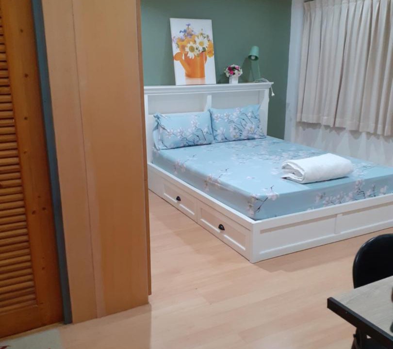 Photo of Bedroom in Thanon Phetchaburi