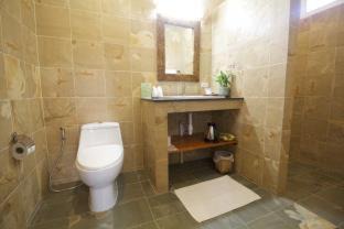 Photo of Bathroom in Mae Rim