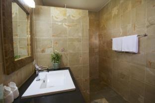 Photo of Bathroom in Mae Rim
