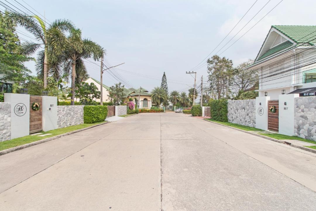 Photo of Buildings in Nong Prue