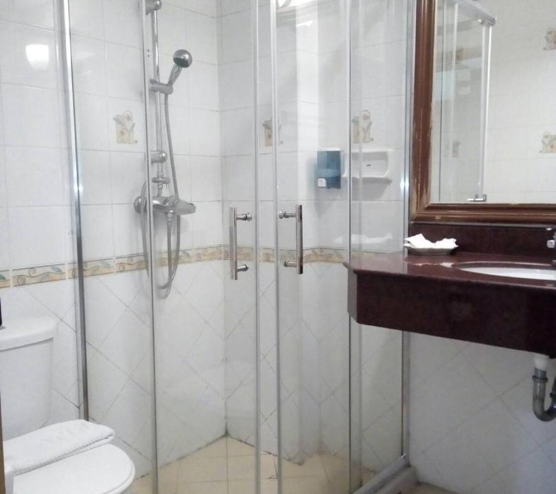 Photo of Bathroom in Tha Thaewawong