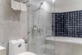 Photo of Bathroom in Thanon Phaya Thai