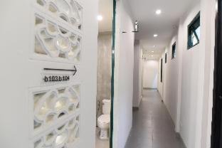 Photo of Bathroom in Pom Prap Sattru Phai