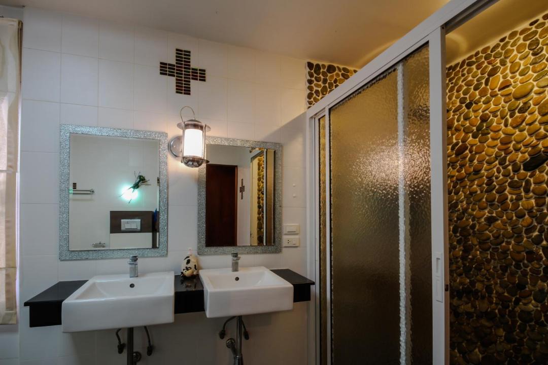 Photo of Bathroom in Wat Ket