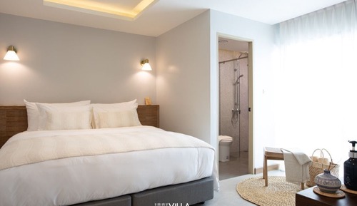 KHU-MUANG SUITE